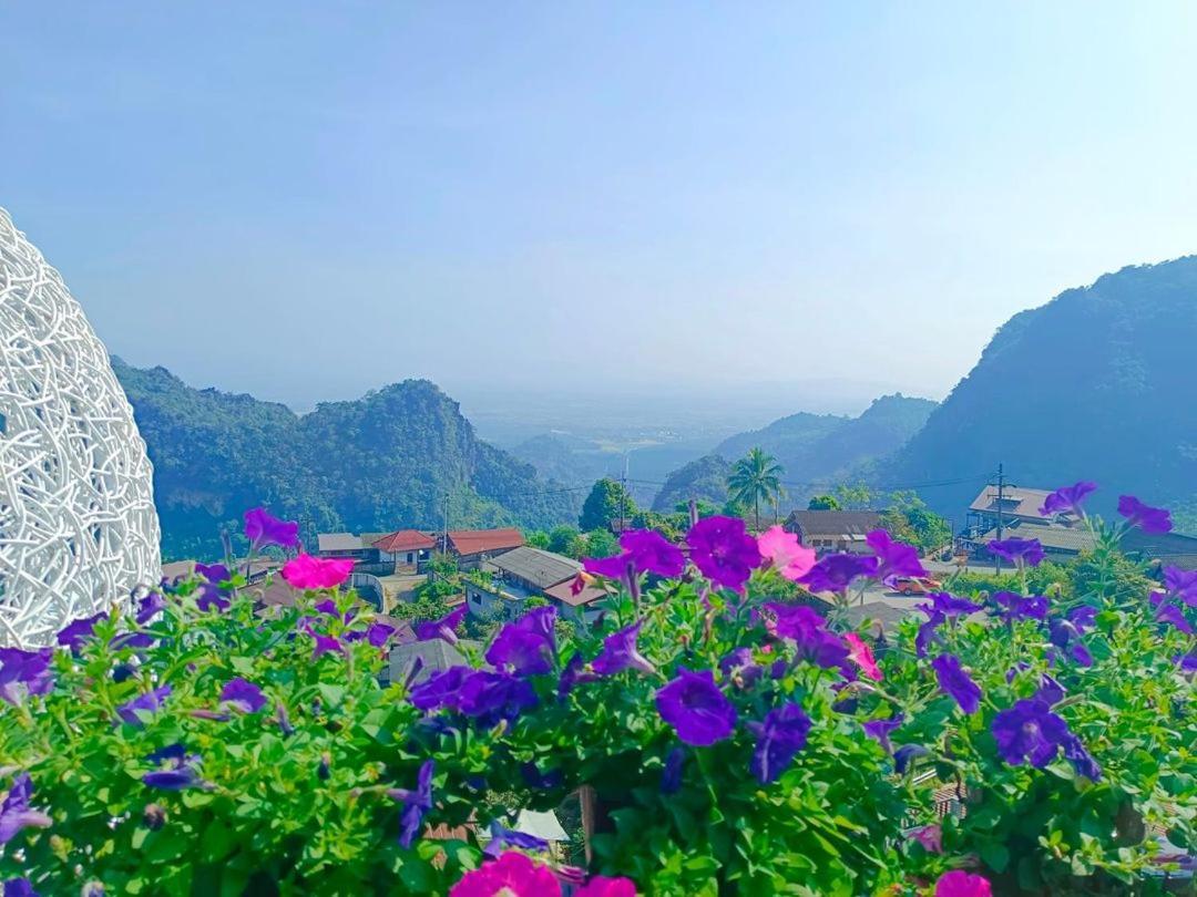 Bed and Breakfast Oasis Phamee Ban Pha Mi Екстер'єр фото